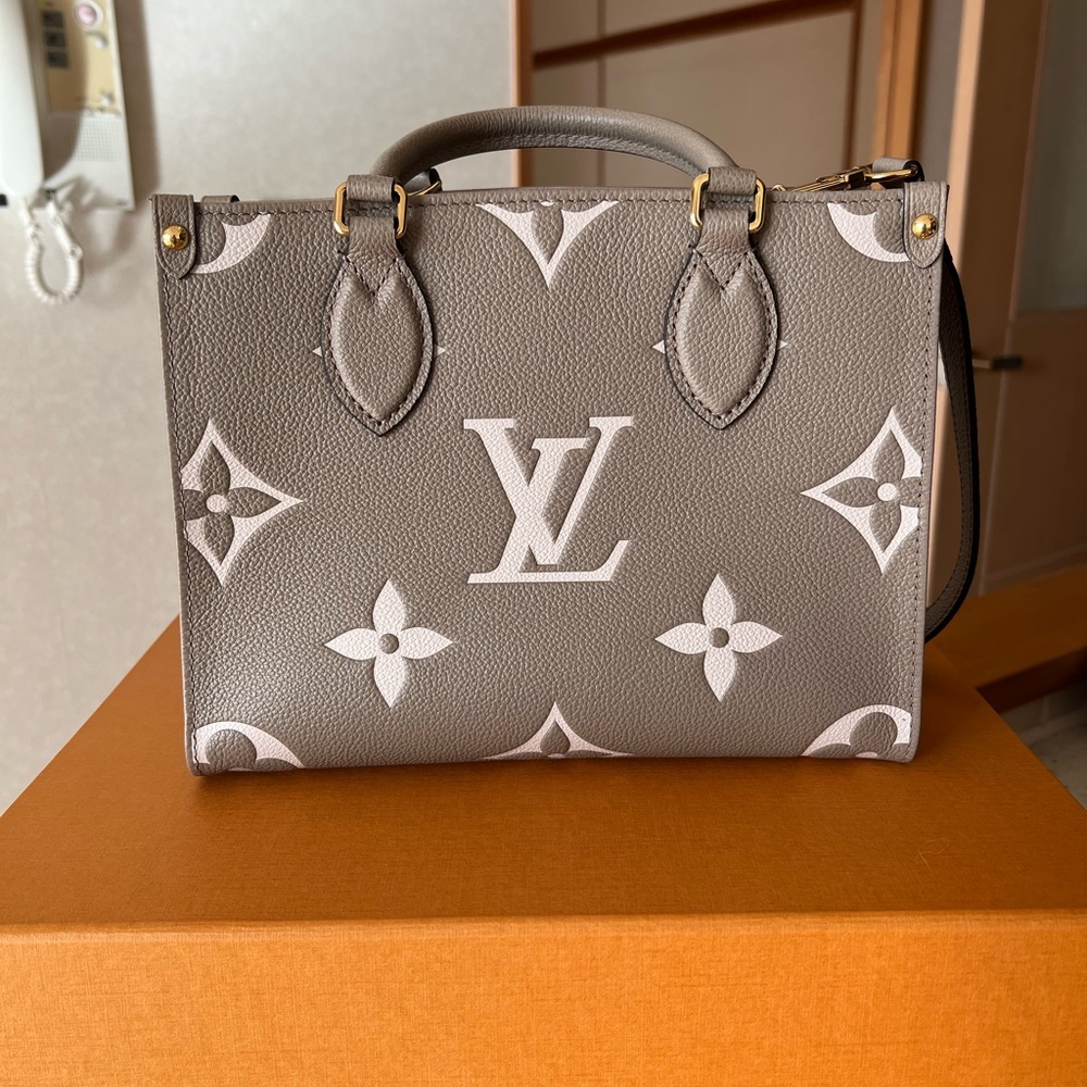 Louis Vuitton PM OnTheGo Dove/Cream